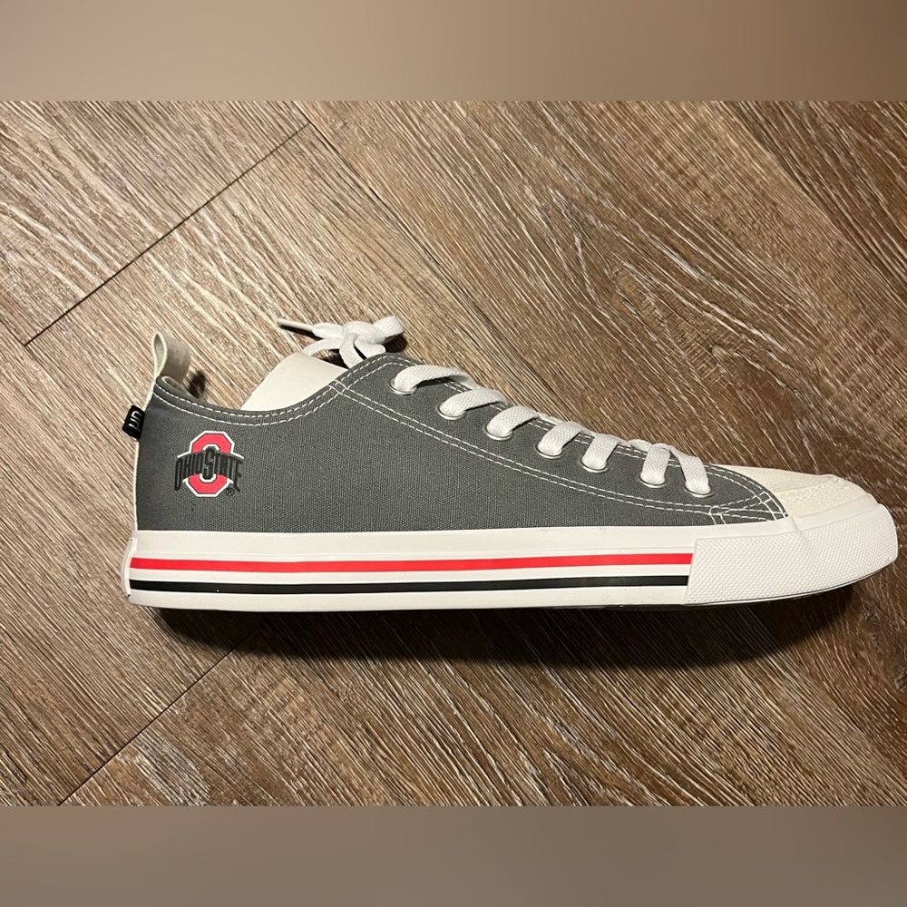 Skicks brand Ohio State shoe